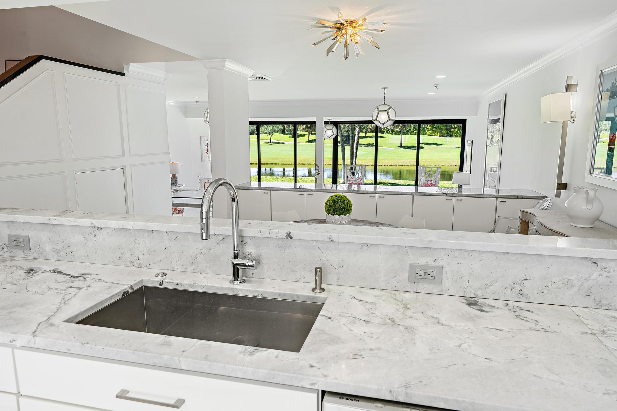 PARLIAMENT GOLF VILLAS CONDO - Residential