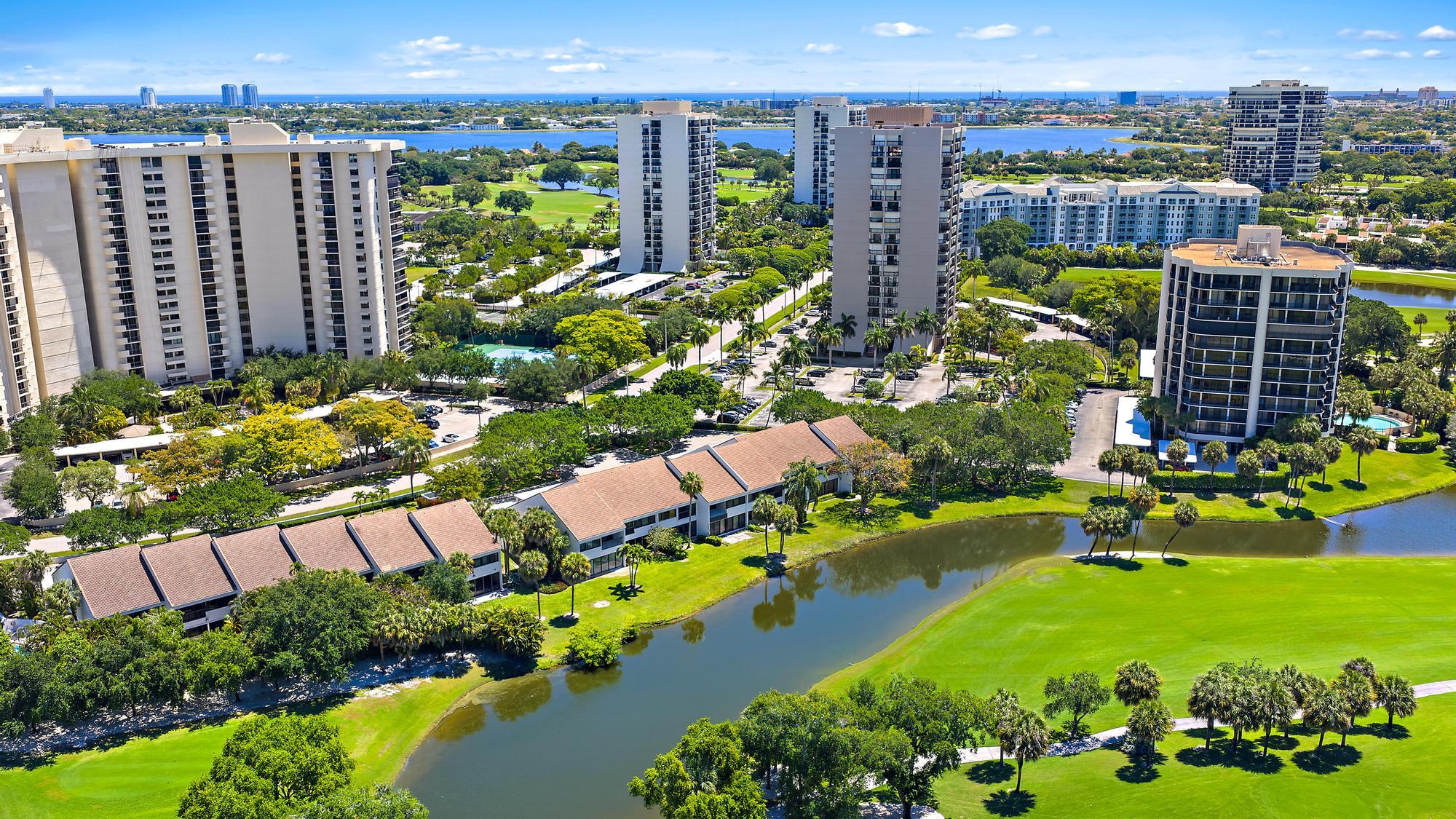 PARLIAMENT GOLF VILLAS CONDO - Residential