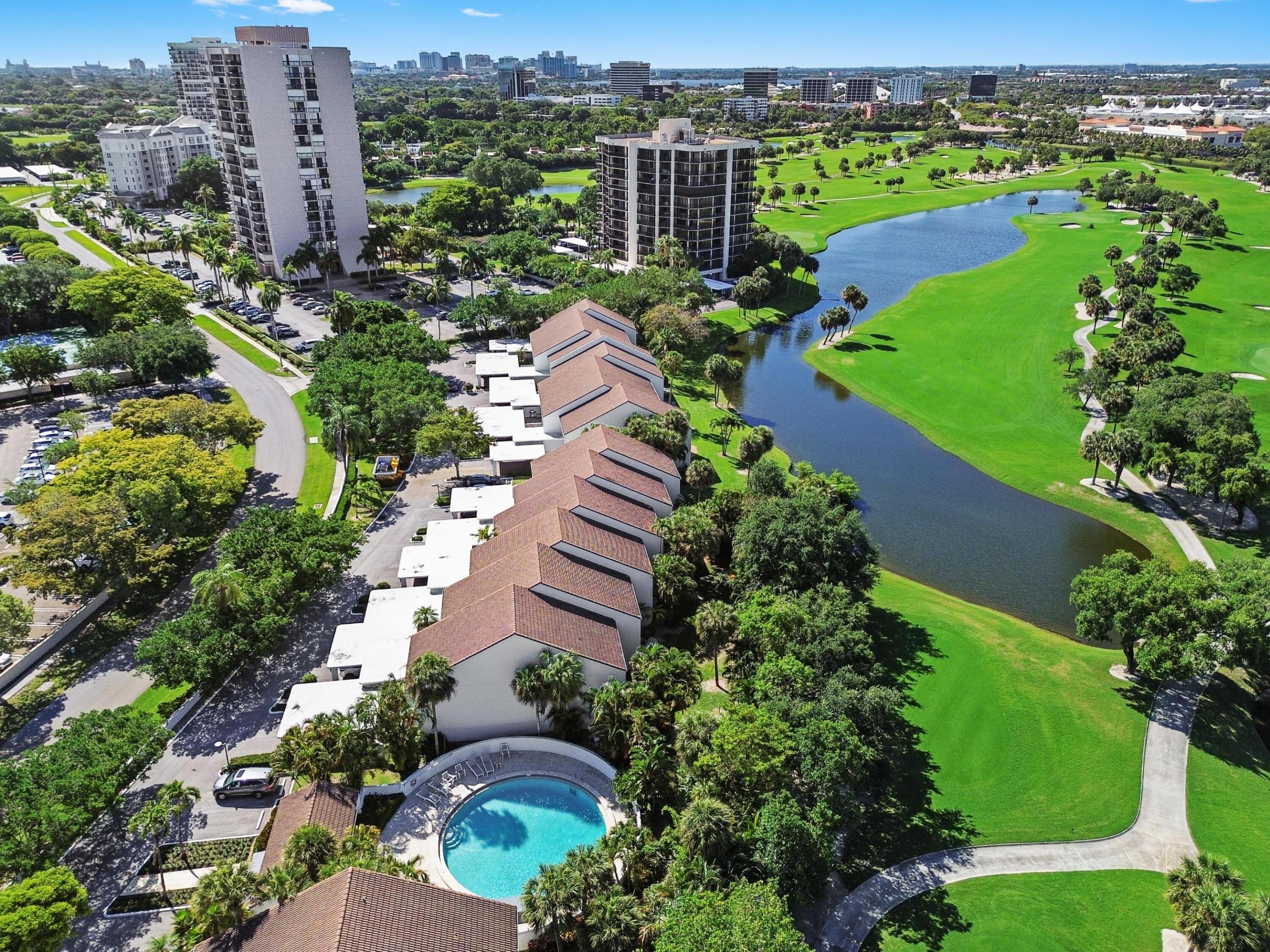 PARLIAMENT GOLF VILLAS CONDO - Residential