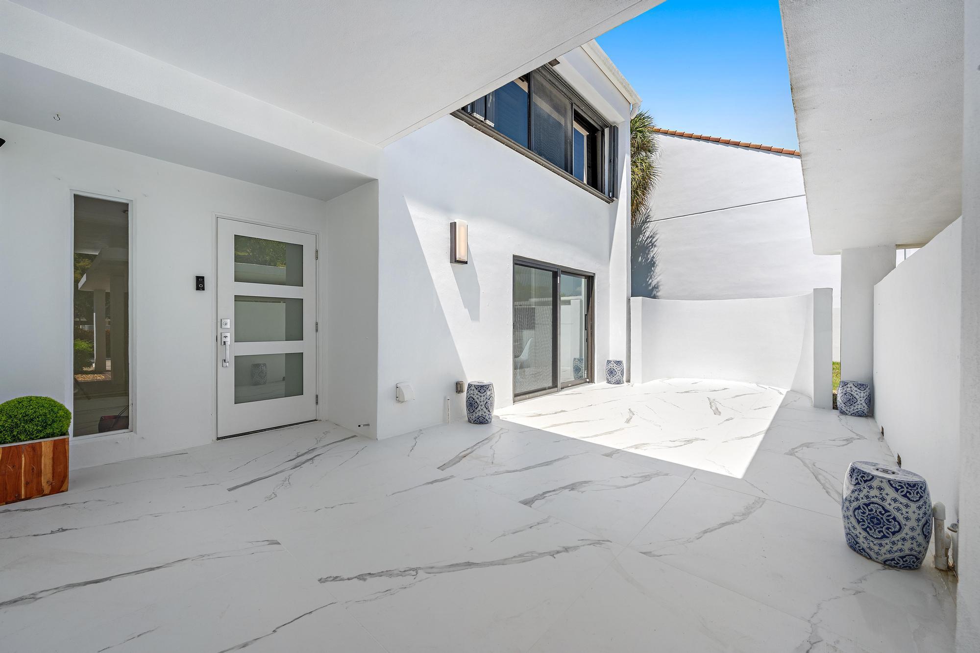 PARLIAMENT GOLF VILLAS CONDO - Residential
