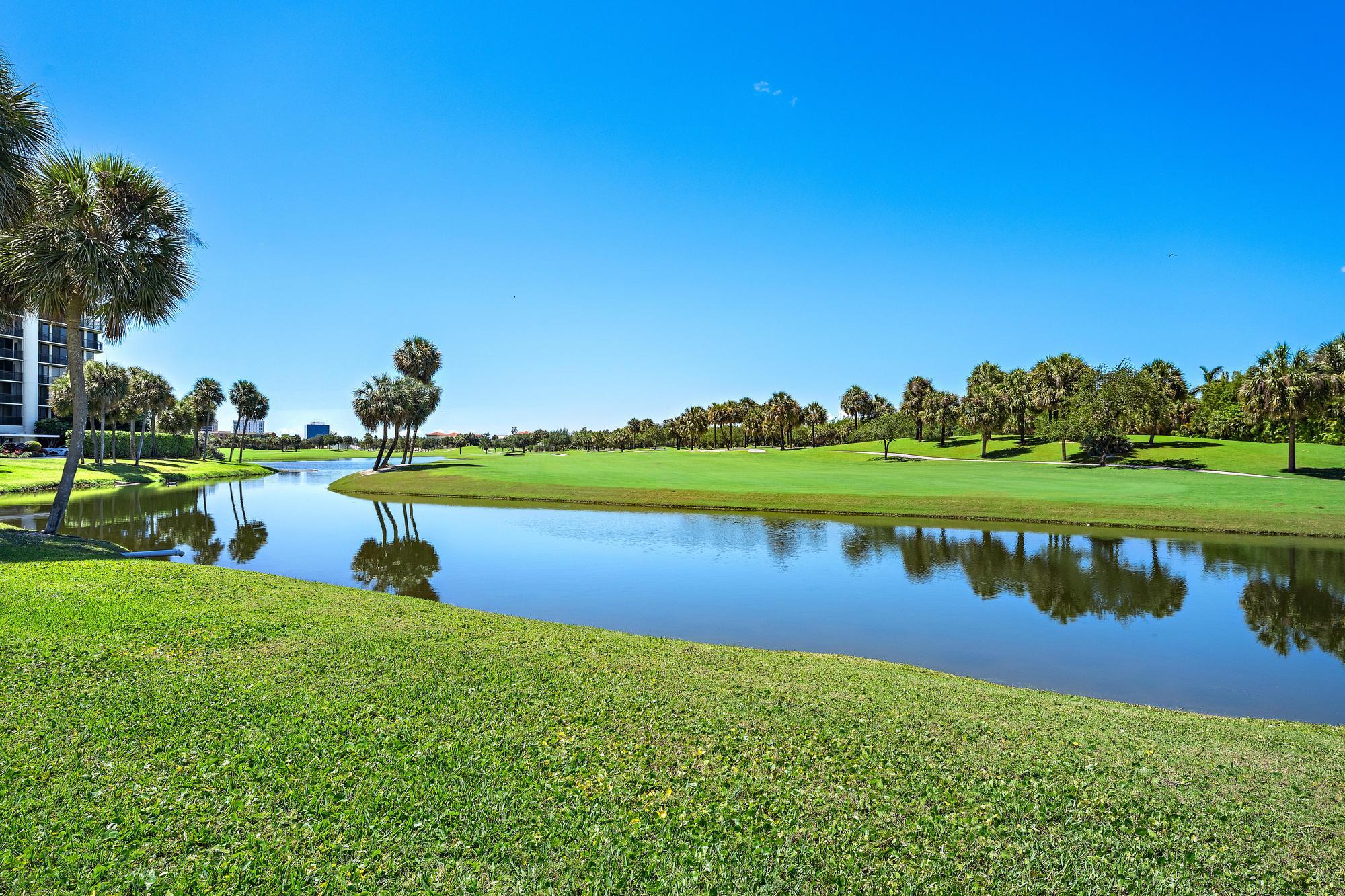 PARLIAMENT GOLF VILLAS CONDO - Residential