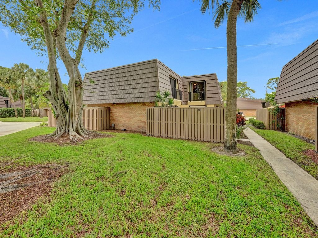 Photo of 1423 14th Court, Palm Beach Gardens, FL 33410 (MLS # R10944564)
