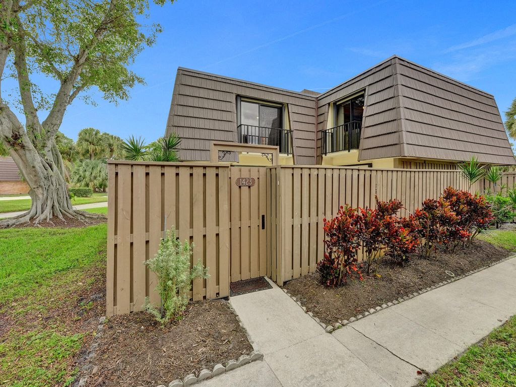 Photo of 1423 14th Court, Palm Beach Gardens, FL 33410 (MLS # R10944564)
