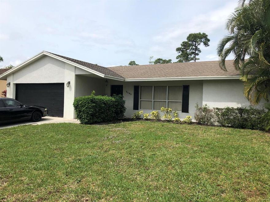 THIS IS THE PERFECT COMMUNITY OF Homes at Lawrence! Meticulously maintained and attention to detail is evident right from the start.
Buyer to pay $3,500.00 short sale processing fee! There is an HOA lien/past due debt