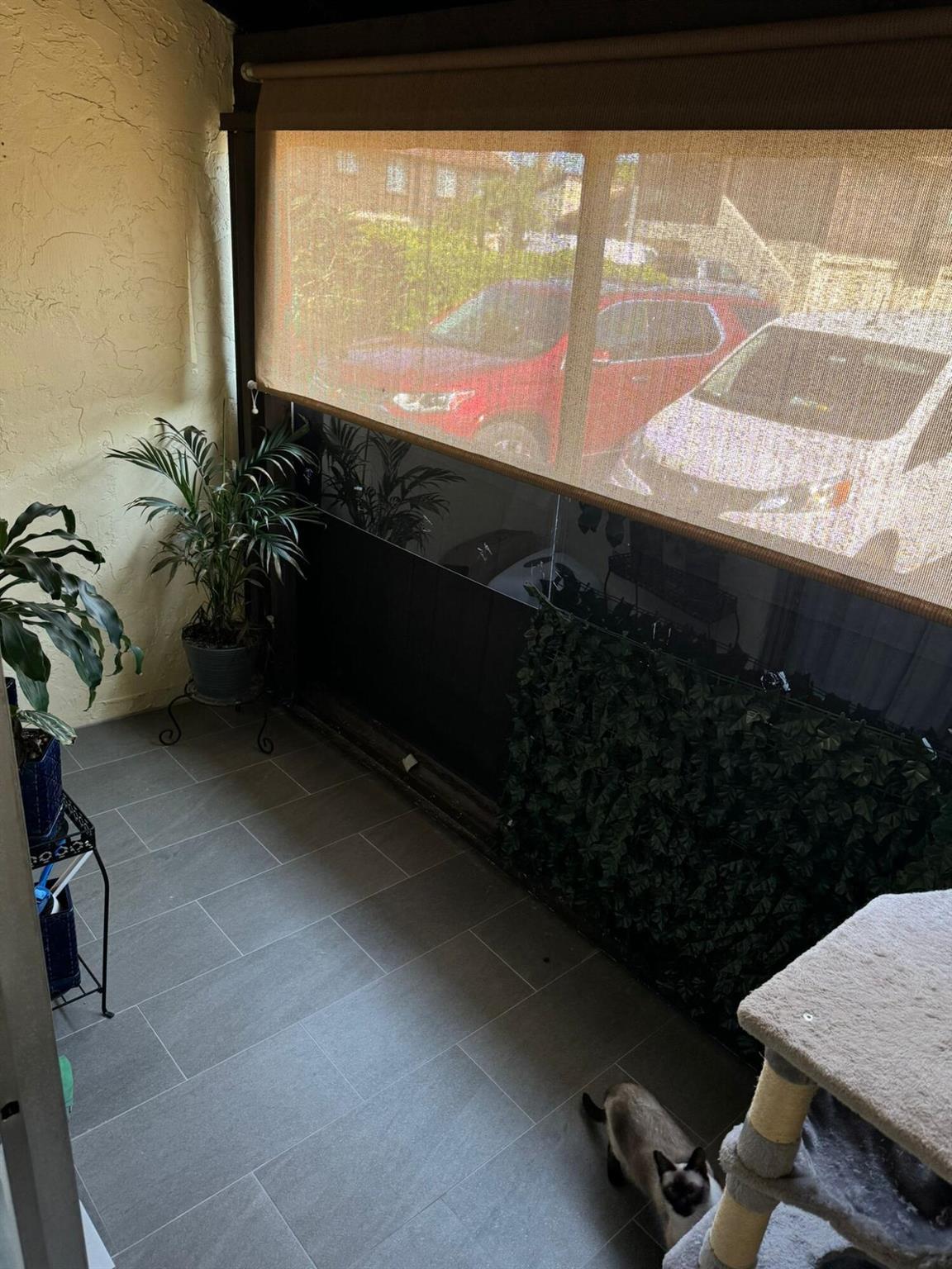 FOREST CONDO - Residential