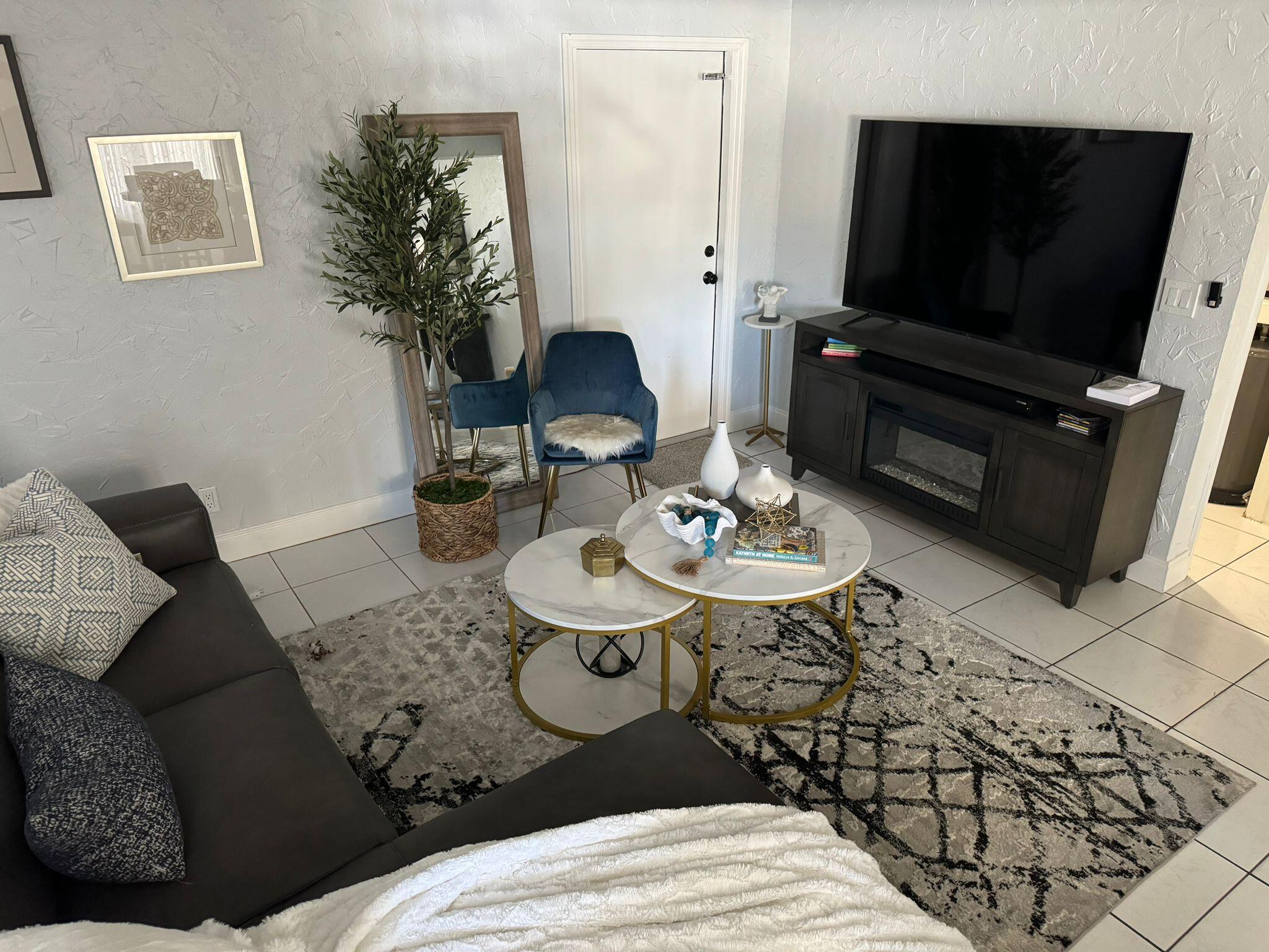 FOREST CONDO - Residential