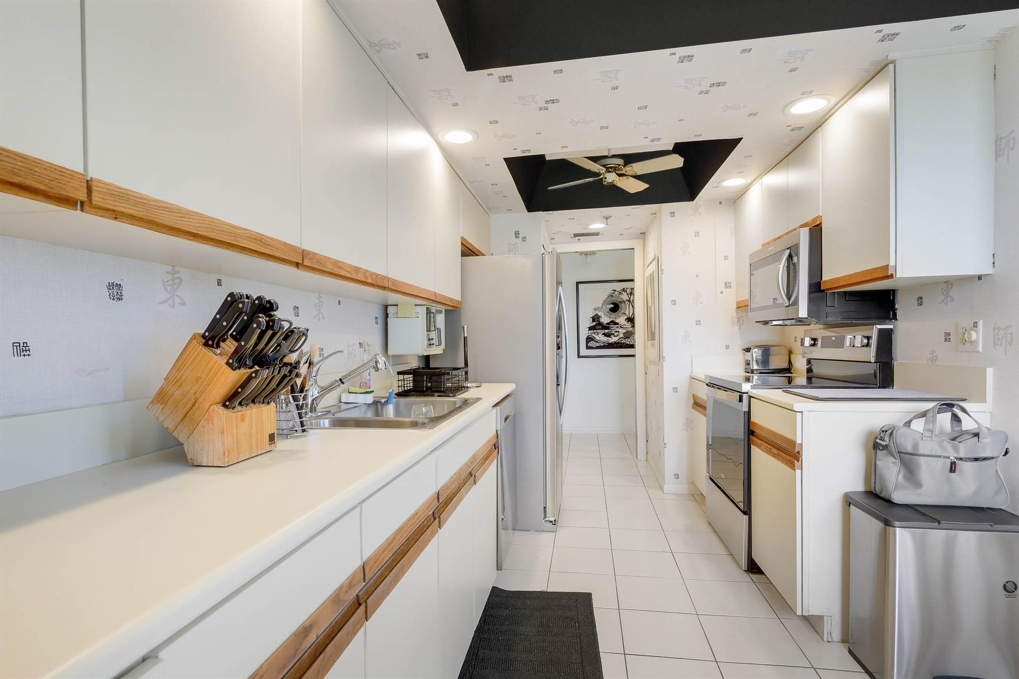 FOUNTAINS SOUTH CONDO 3B - Residential Lease