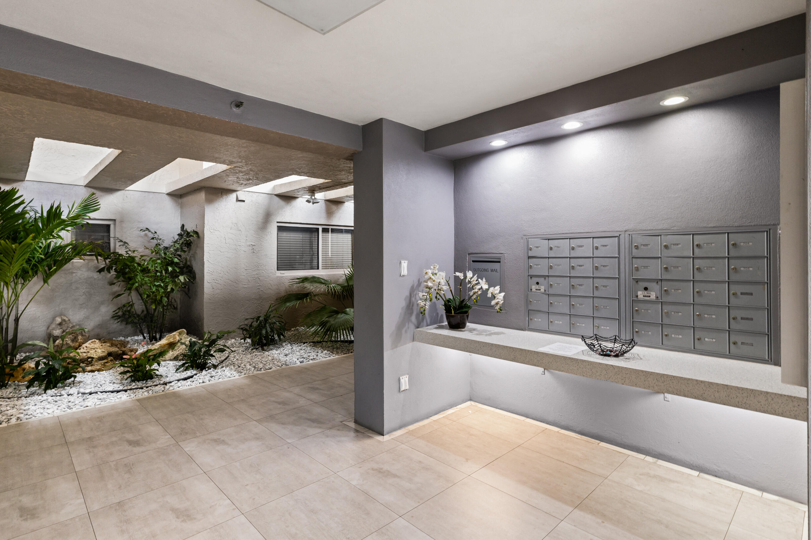 FOUNTAINS SOUTH CONDO 3B - Residential Lease