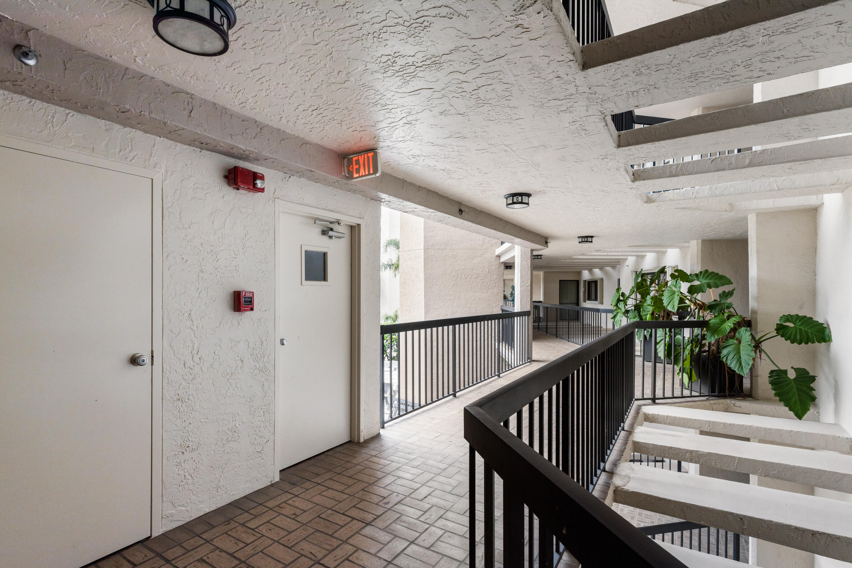 FOUNTAINS SOUTH CONDO 3B - Residential Lease