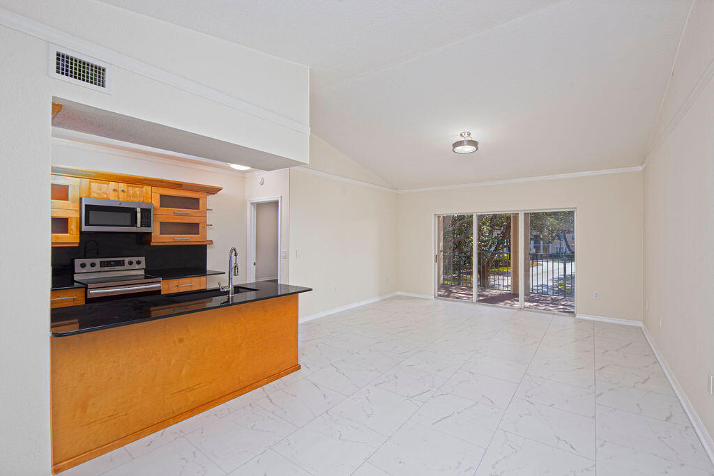 AVENTINE AT MIRAMAR CONDO - Residential Lease