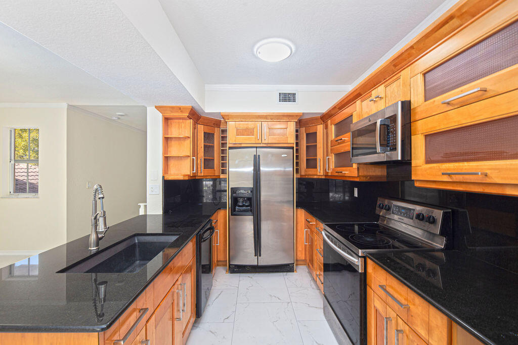 AVENTINE AT MIRAMAR CONDO - Residential Lease