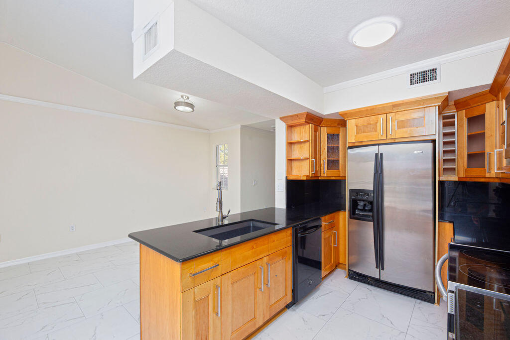 AVENTINE AT MIRAMAR CONDO - Residential Lease