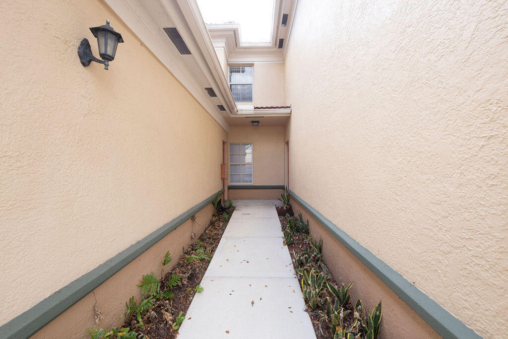 AVENTINE AT MIRAMAR CONDO - Residential Lease