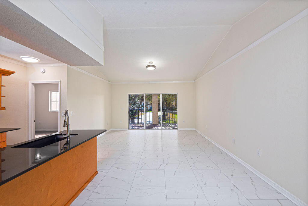 AVENTINE AT MIRAMAR CONDO - Residential Lease