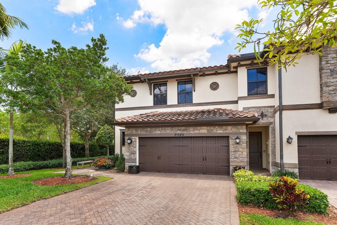 9580 Town Parc Cir S 9580