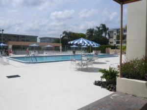 VILLAGE ROYALE GREENHILL CONDO - Residential