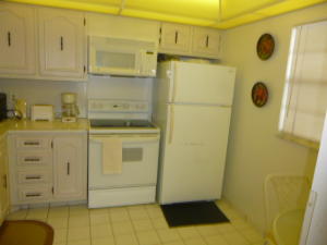 VILLAGE ROYALE GREENHILL CONDO - Residential