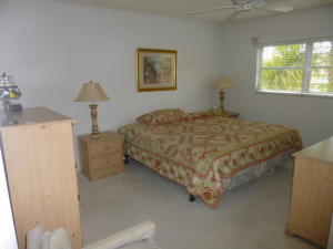 VILLAGE ROYALE GREENHILL CONDO - Residential