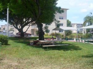 VILLAGE ROYALE GREENHILL CONDO - Residential