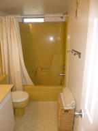 VILLAGE ROYALE GREENHILL CONDO - Residential