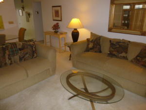 VILLAGE ROYALE GREENHILL CONDO - Residential