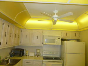 VILLAGE ROYALE GREENHILL CONDO - Residential