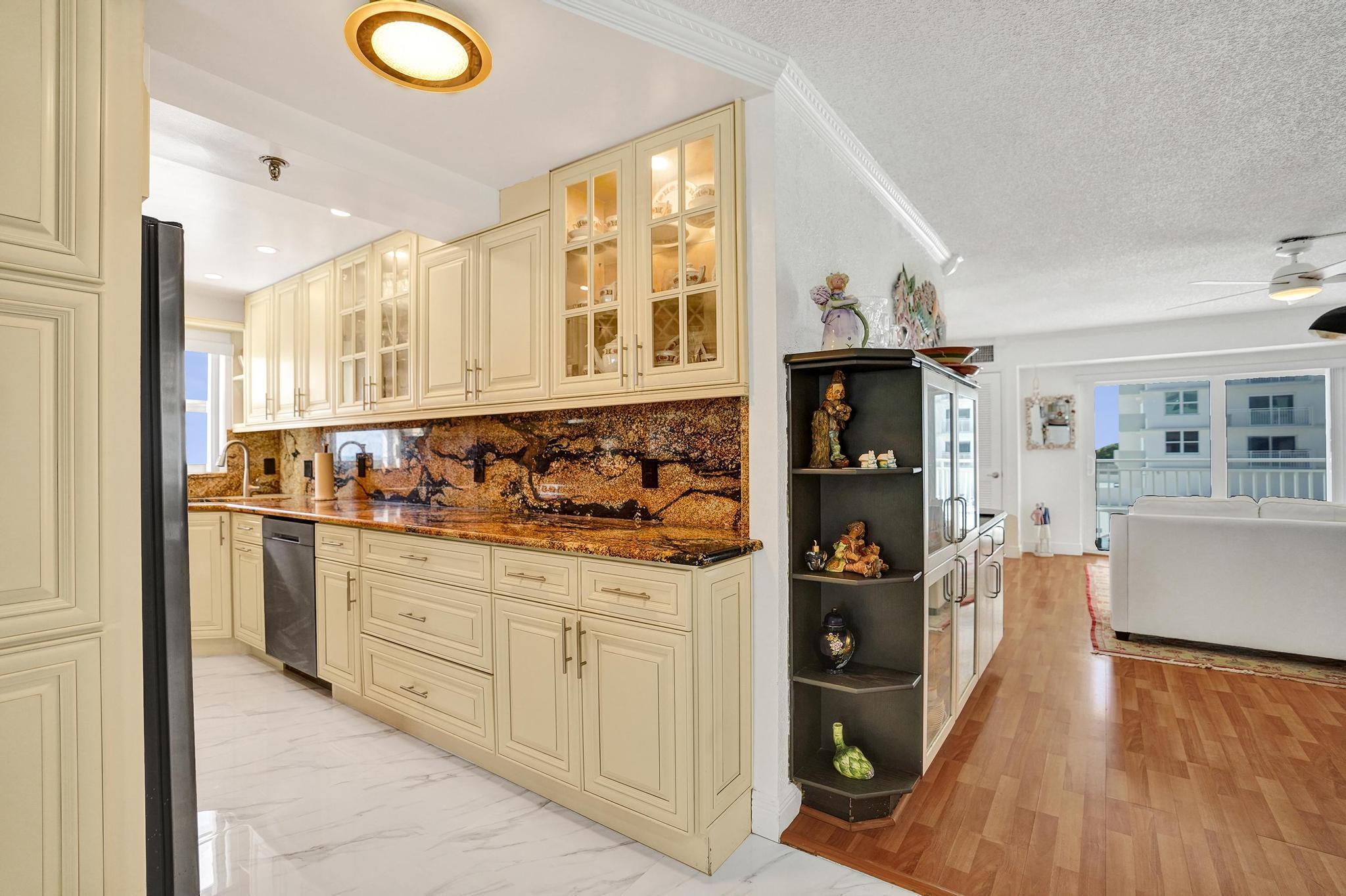 Ambassadors 01 Condo Sout - Residential