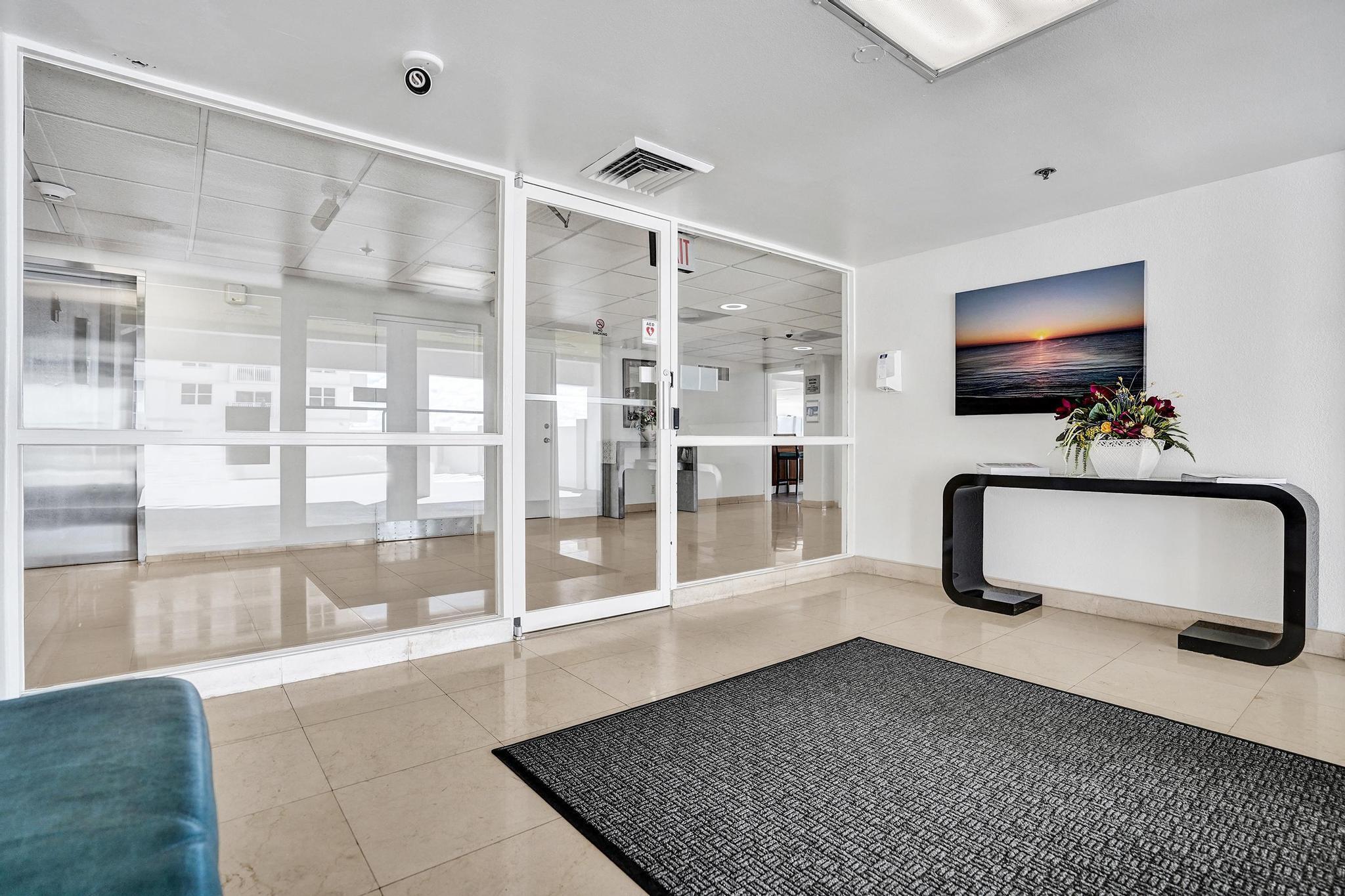 Ambassadors 01 Condo Sout - Residential