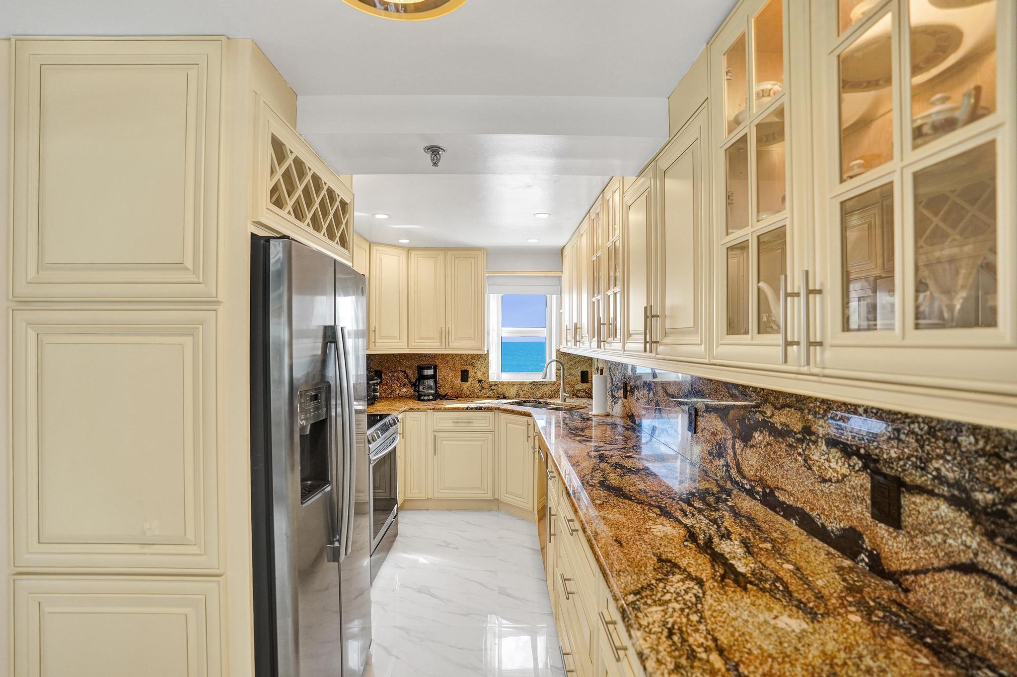 Ambassadors 01 Condo Sout - Residential