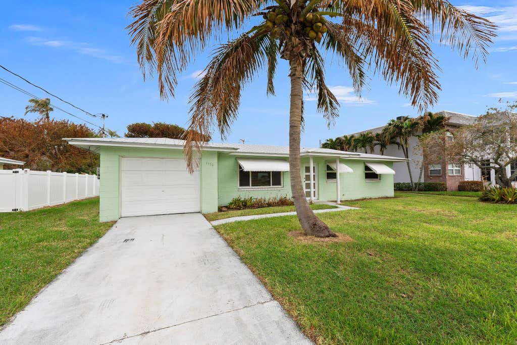 Photo of 1154 Bayshore Drive, Fort Pierce, FL 34949 (MLS # B26064717)