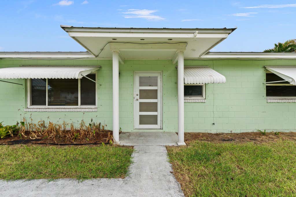 Photo of 1154 Bayshore Drive, Fort Pierce, FL 34949 (MLS # B26064717)