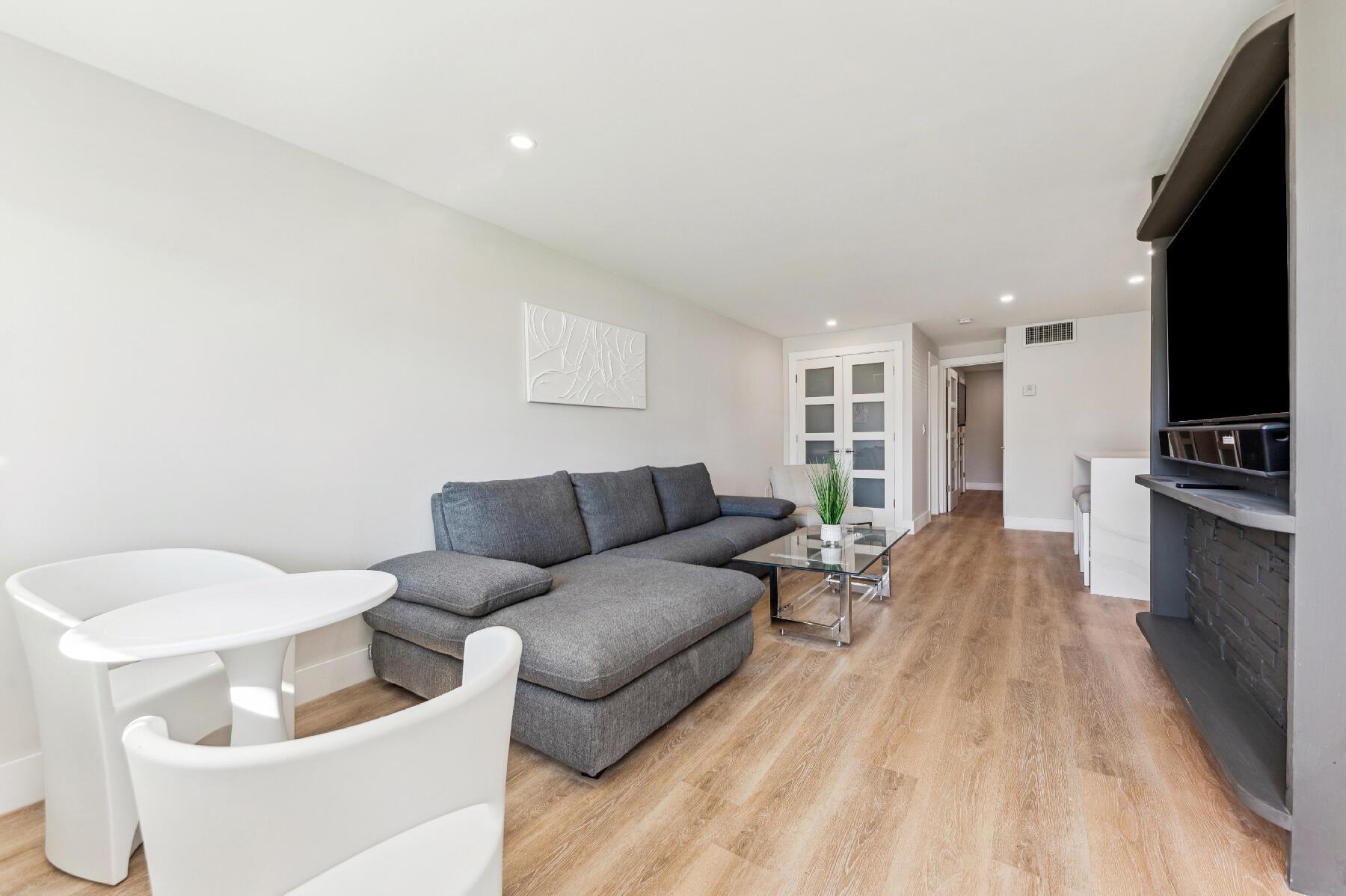 108 Paradise Harbour Boulevard 107