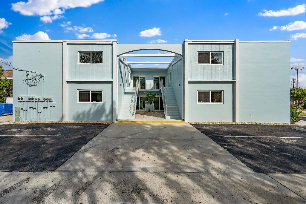 Photo of 401 Southwind Drive #1, North Palm Beach, FL 33408 (MLS # B26037905)