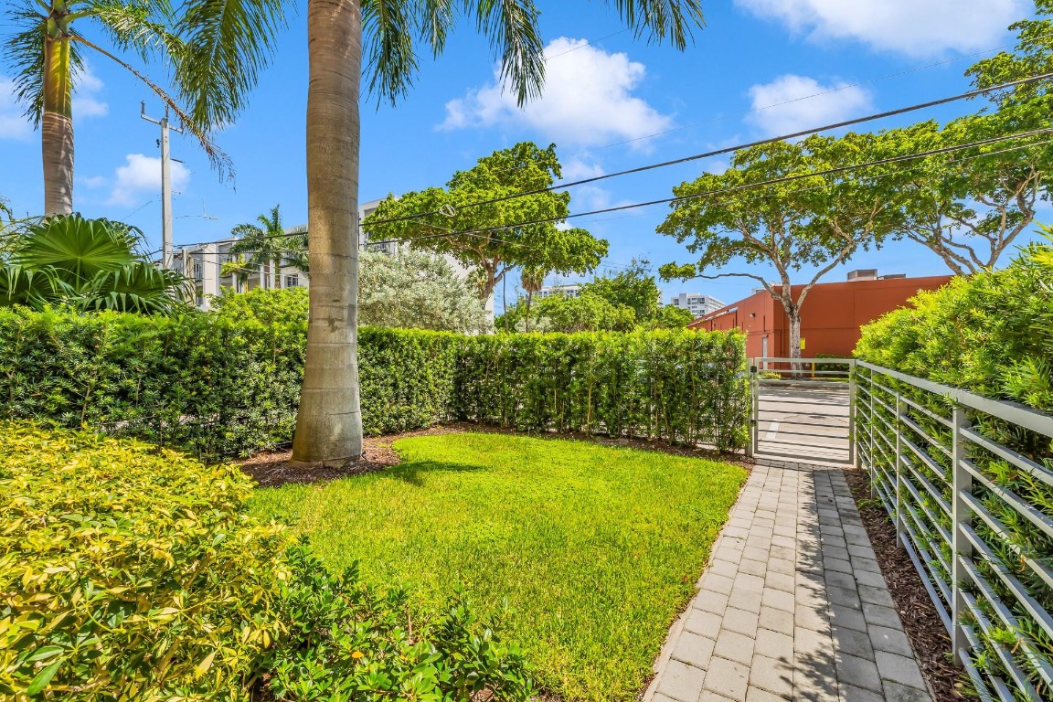 1025 NE 18th Avenue 103