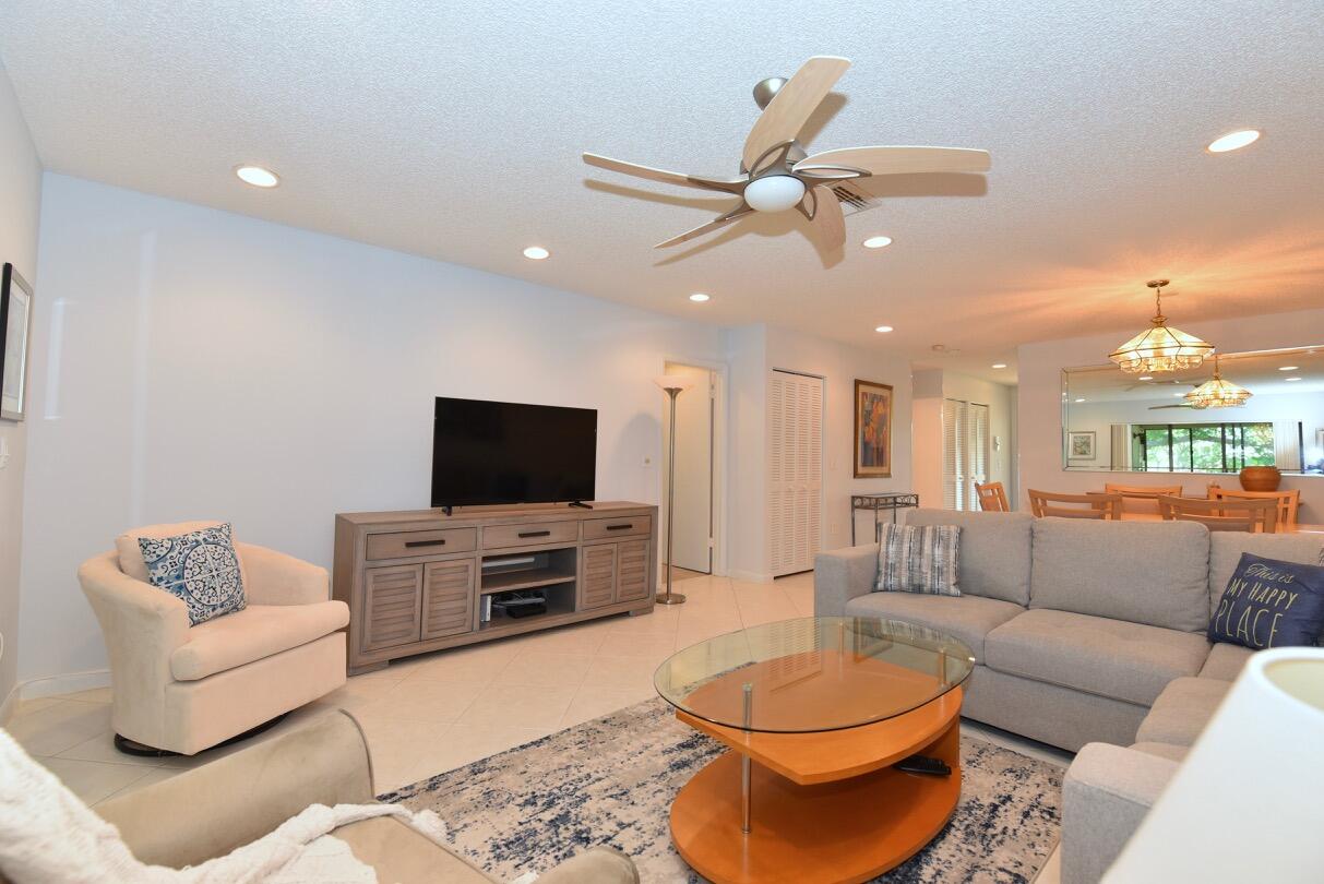 STRATFORD AT HUNTERS RUN CONDO - Residential