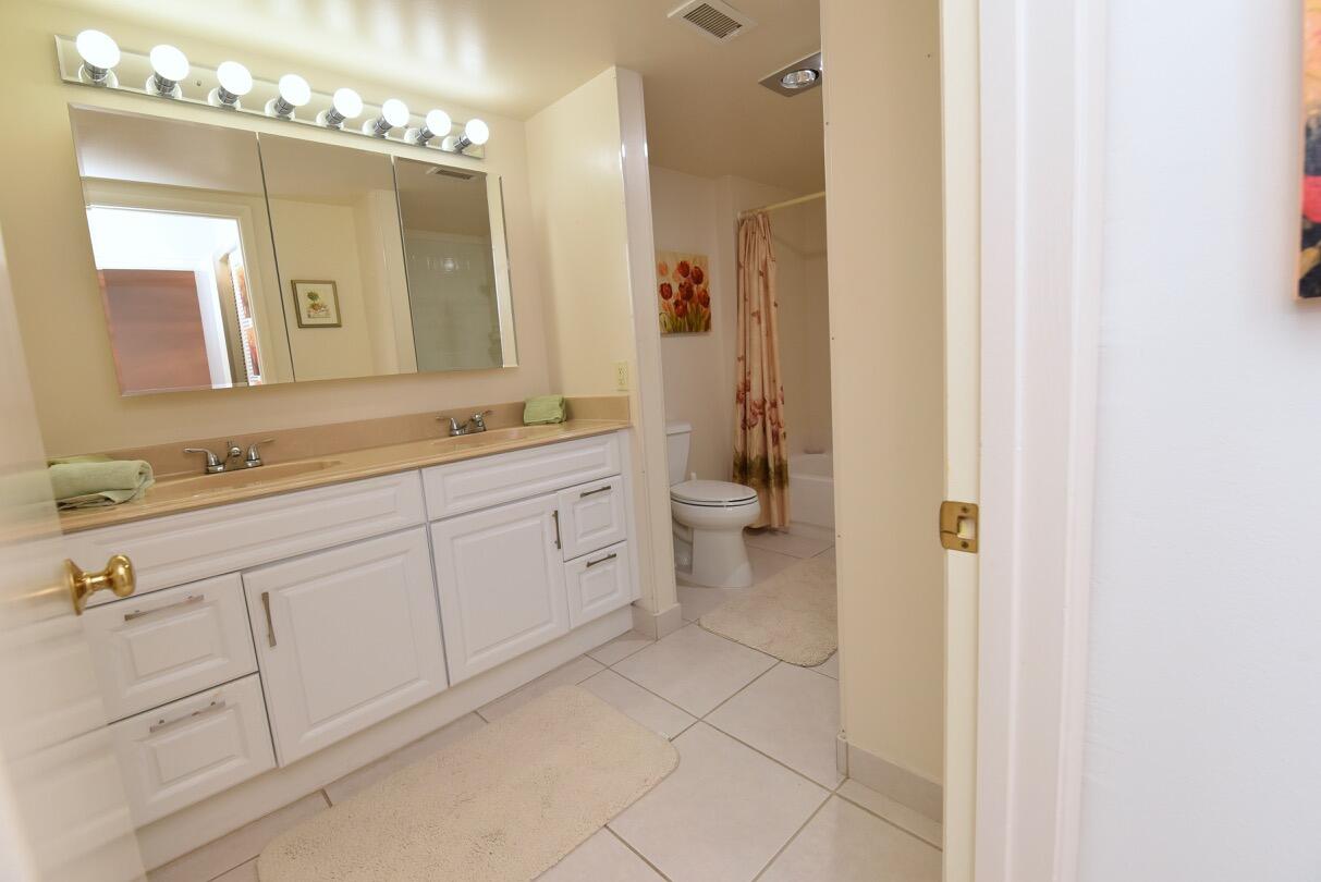 STRATFORD AT HUNTERS RUN CONDO - Residential