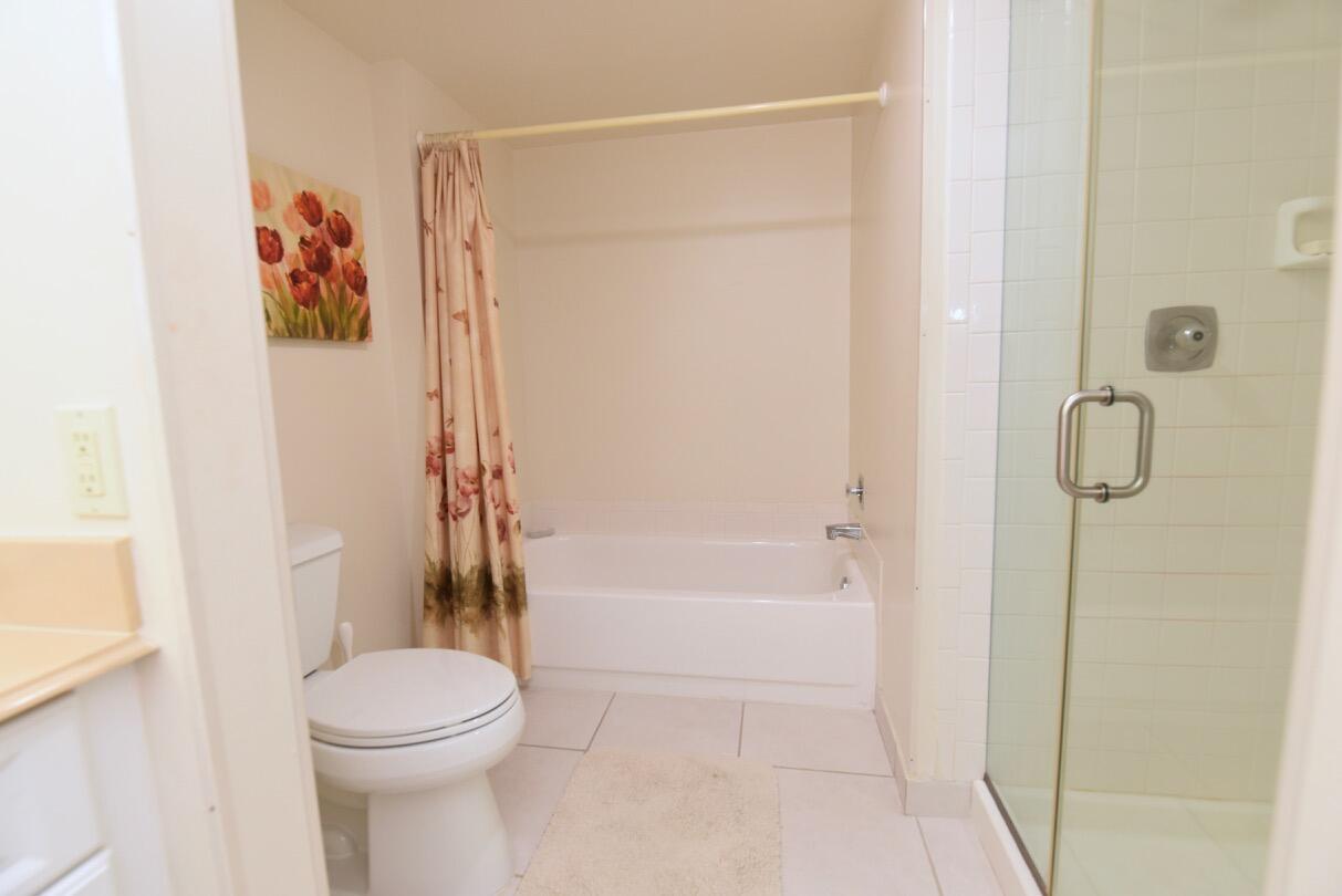 STRATFORD AT HUNTERS RUN CONDO - Residential