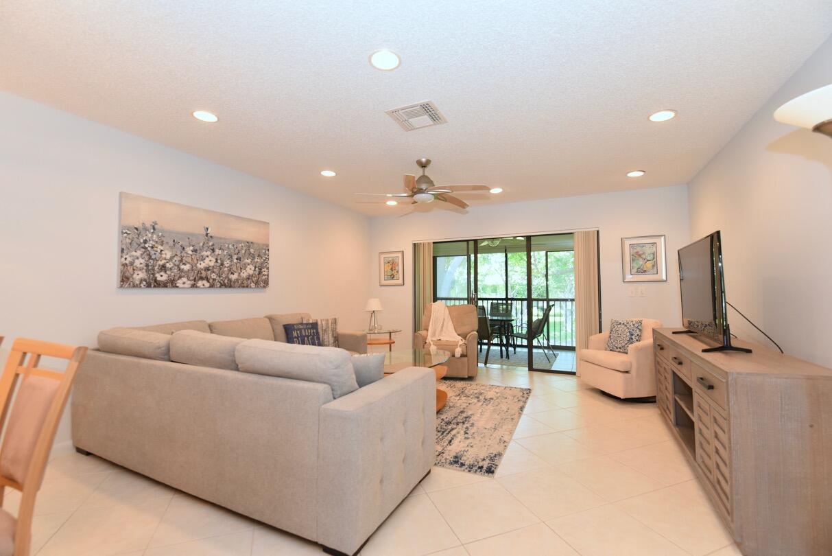 STRATFORD AT HUNTERS RUN CONDO - Residential