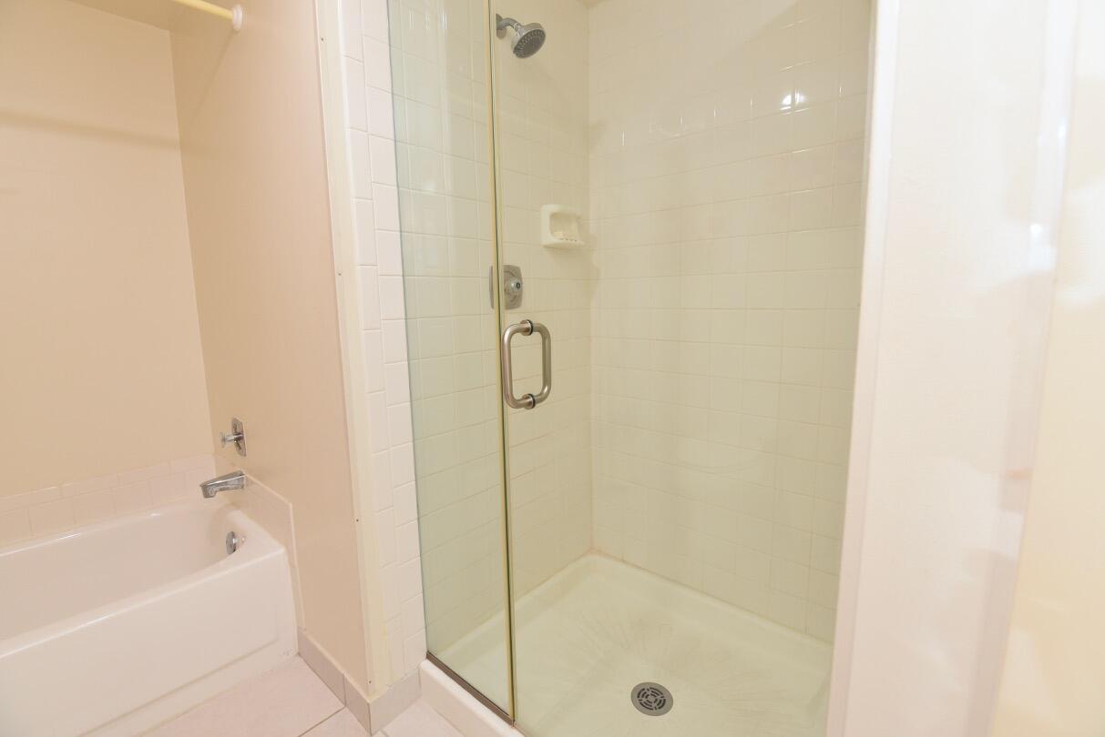 STRATFORD AT HUNTERS RUN CONDO - Residential