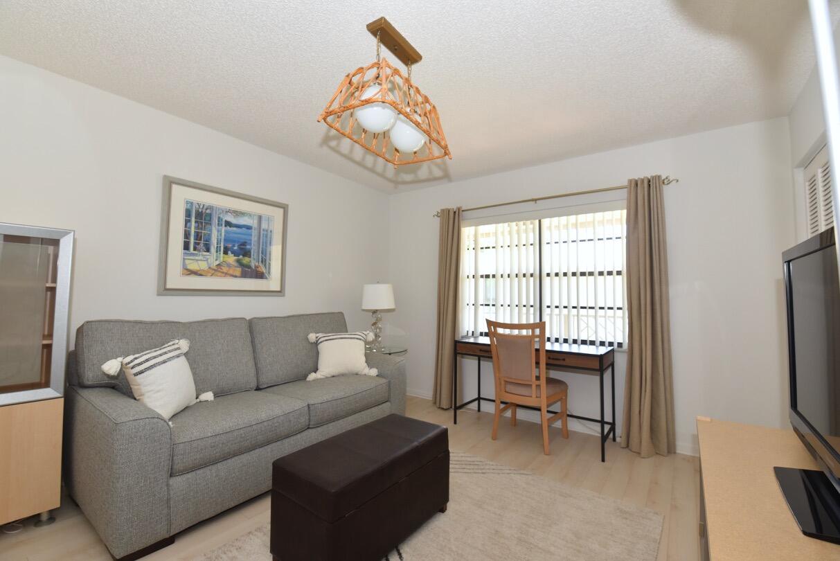 STRATFORD AT HUNTERS RUN CONDO - Residential