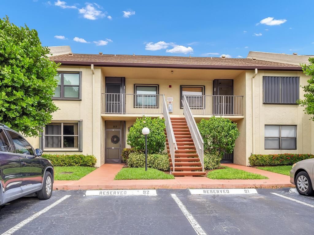 Photo of 7867 Willow Spring Drive Dr #813, Lake Worth Beach, FL 33467 (MLS # R10834726)