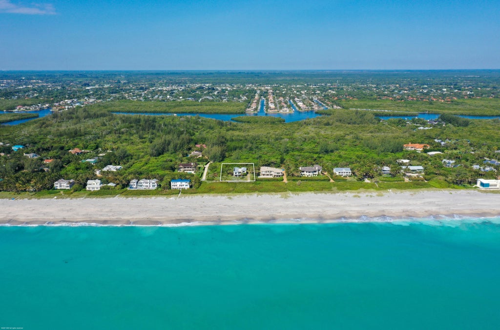 Photo of 116 N BEACH Road, Jupiter Island, FL 33455 (MLS # B26091806)
