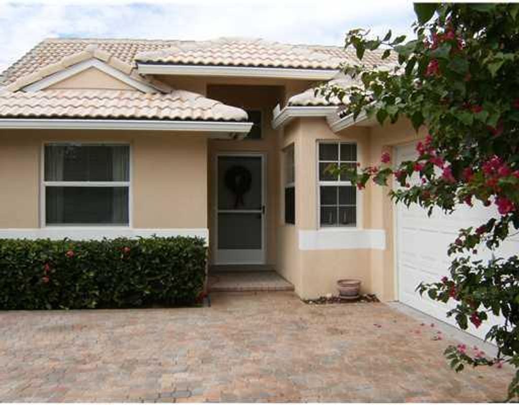 Photo of 5260 Grande Palm Circle, Delray Beach, FL 33484 (MLS # R10956720)