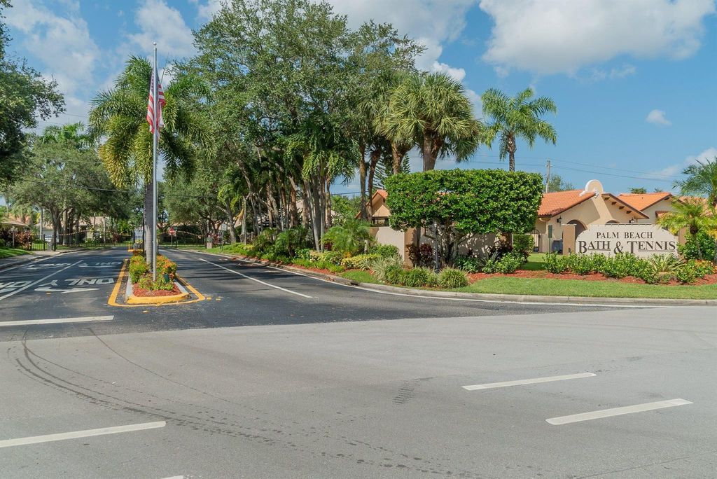 Photo of 5260 Grande Palm Circle, Delray Beach, FL 33484 (MLS # R10956720)