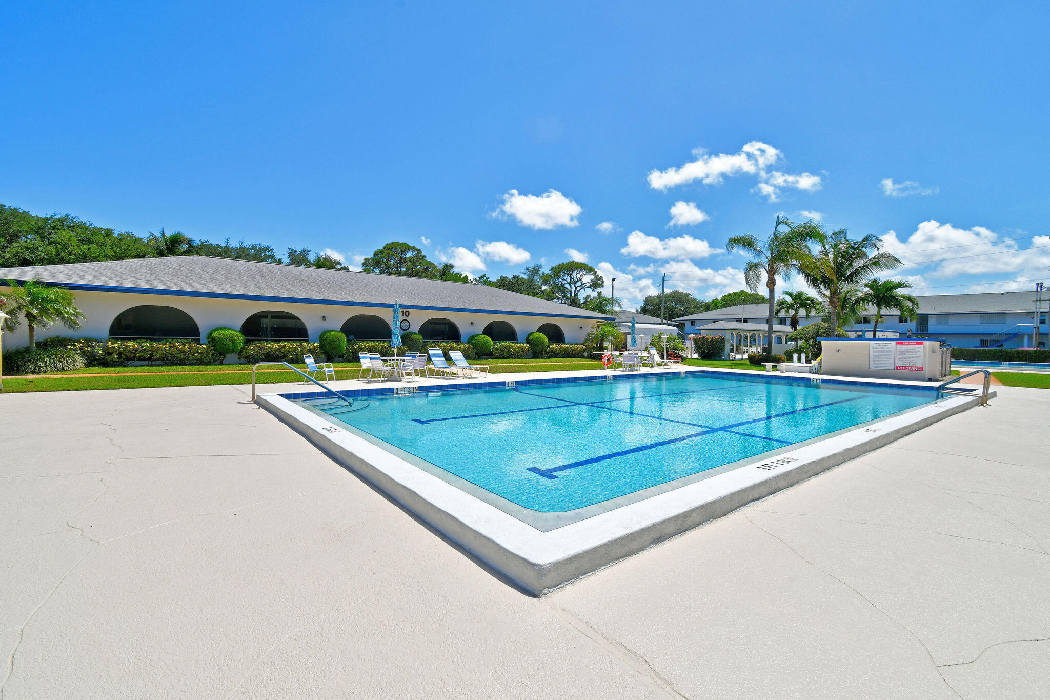 TEQUESTA GARDEN CONDO 4 - Residential