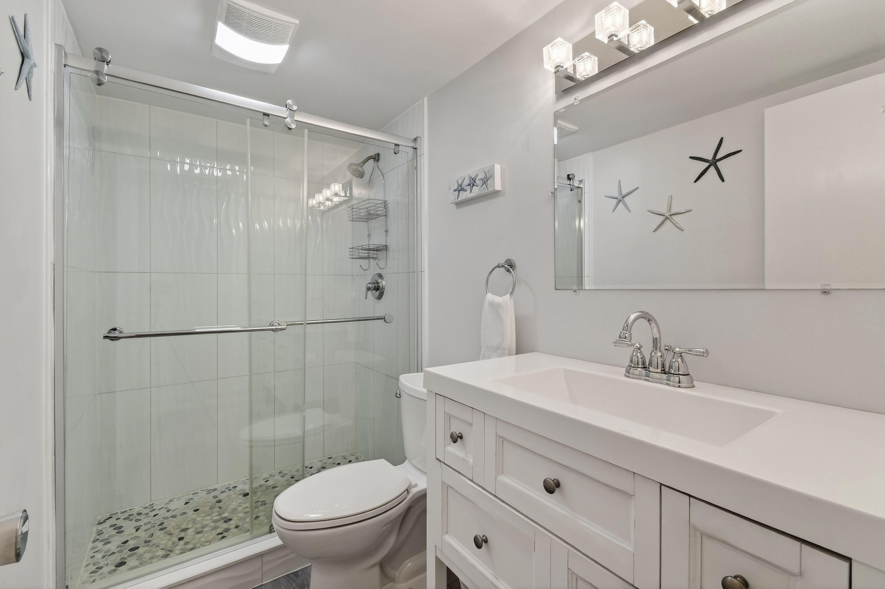 TEQUESTA GARDEN CONDO 4 - Residential