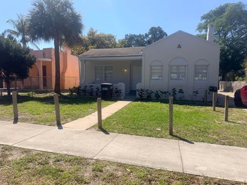 504 El Prado West Palm Beach FL 33405