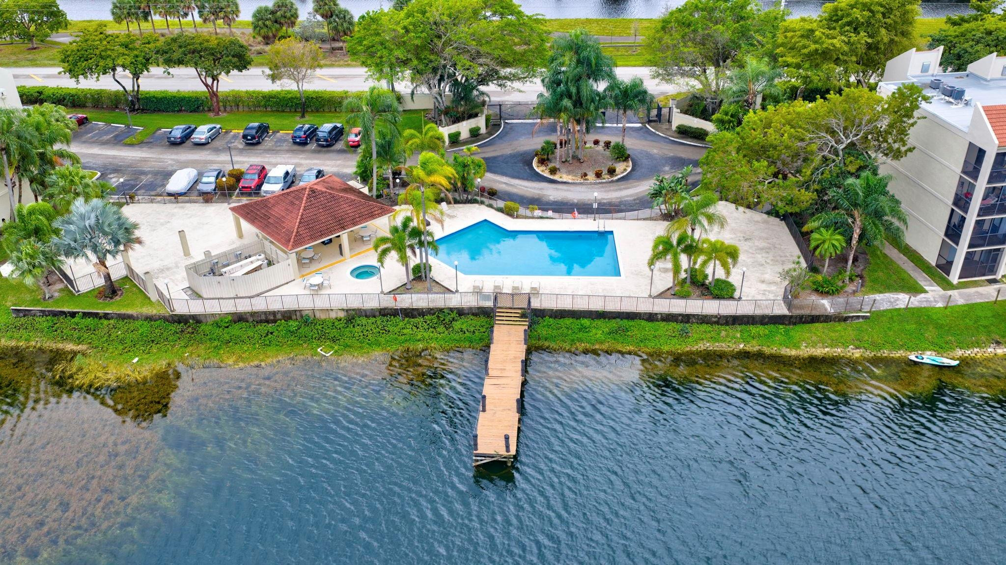 LAKE EMERALD CONDOMINIUM - Residential