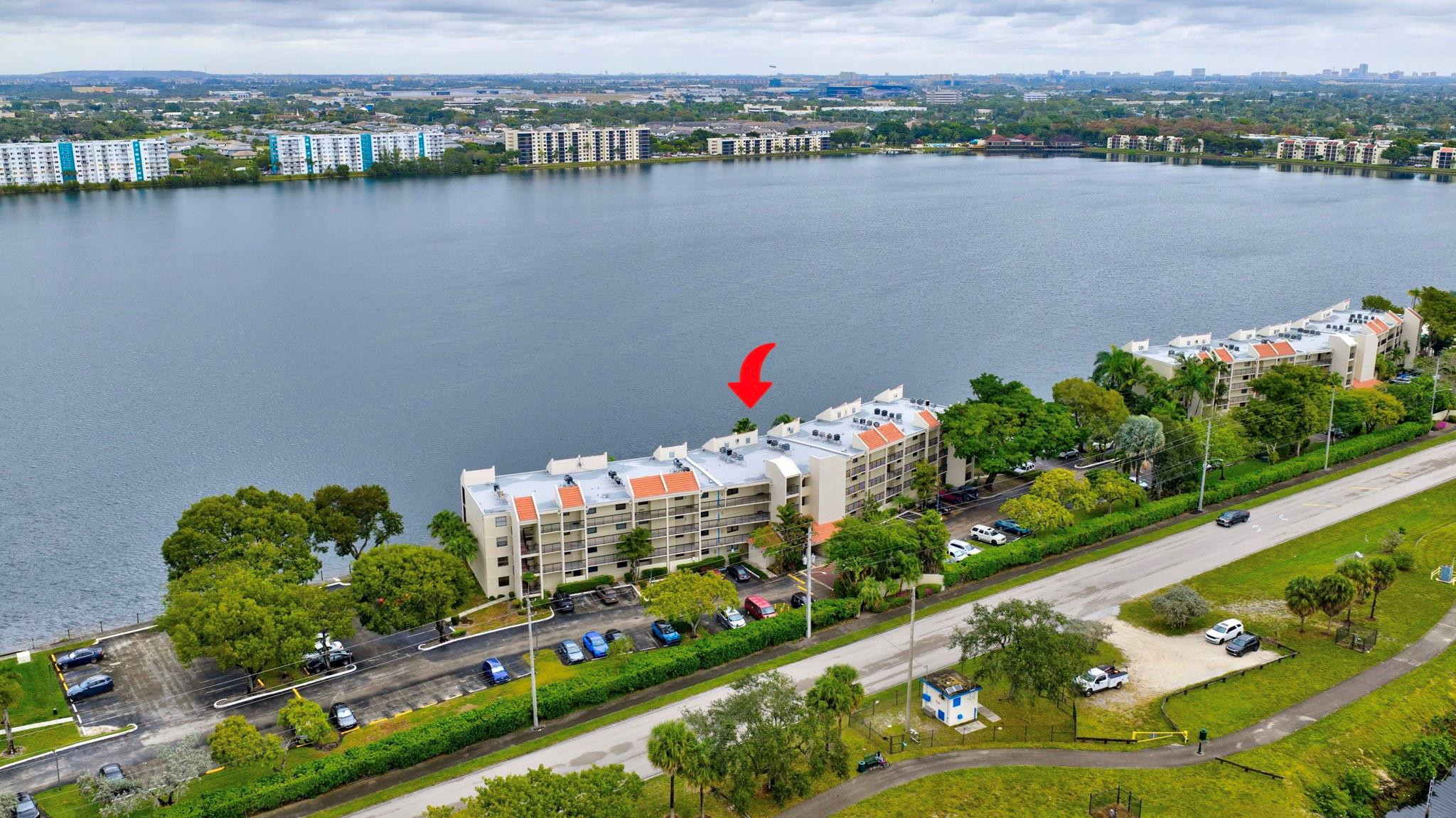 LAKE EMERALD CONDOMINIUM - Residential