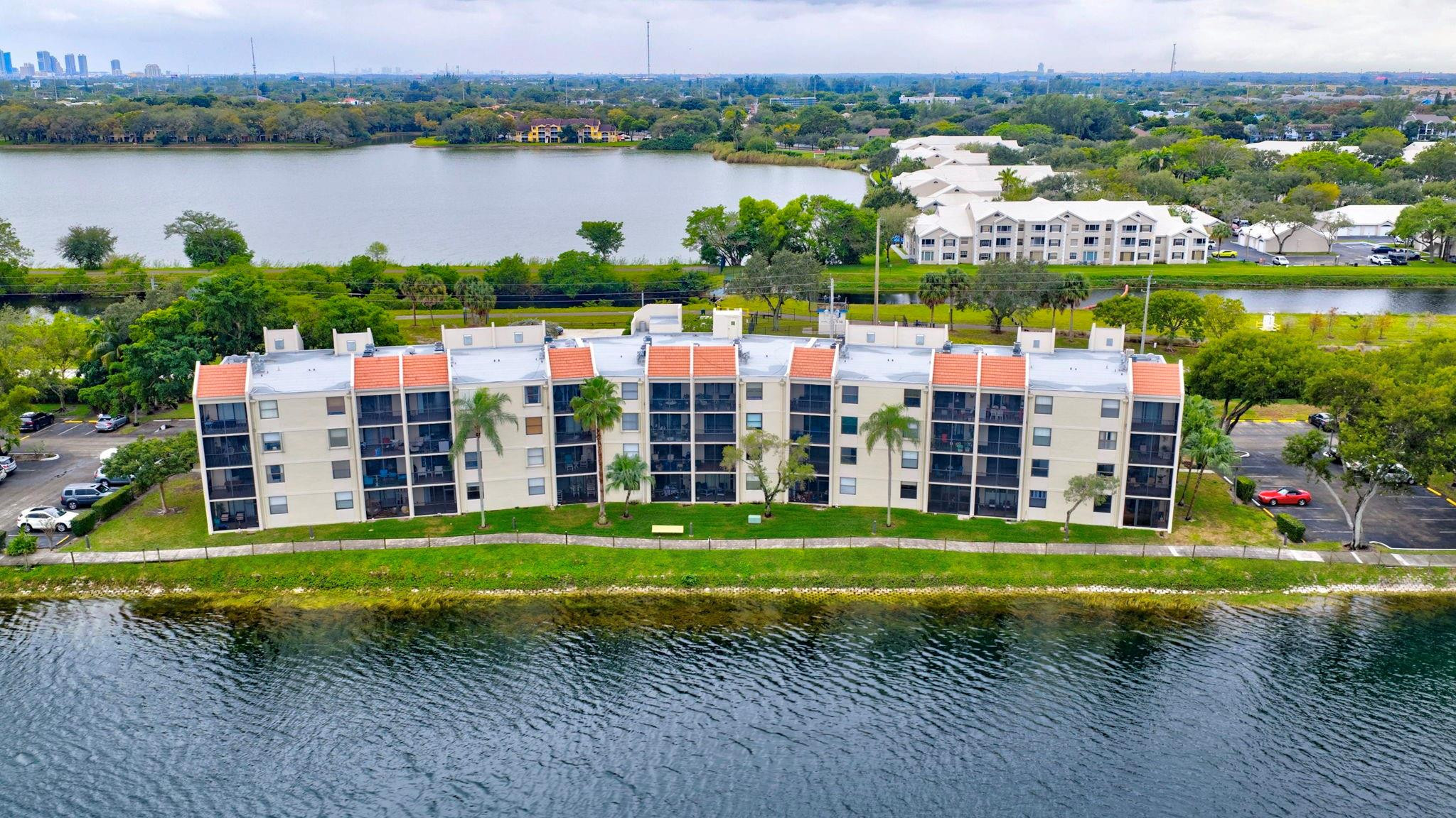 LAKE EMERALD CONDOMINIUM - Residential